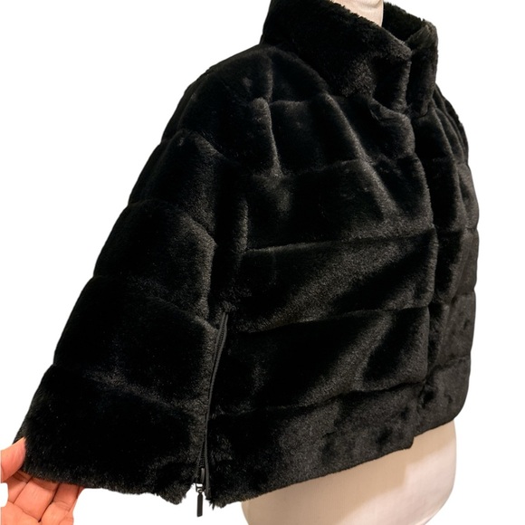 BCBGeneration Faux-Fur Cape new - Picture 5 of 11